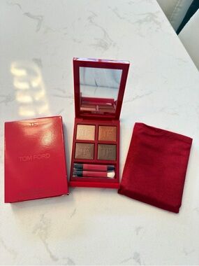 New Tom Ford Limited Edition Red Eyeshadow Palette 4 Shades w/ Mirror & Brushes